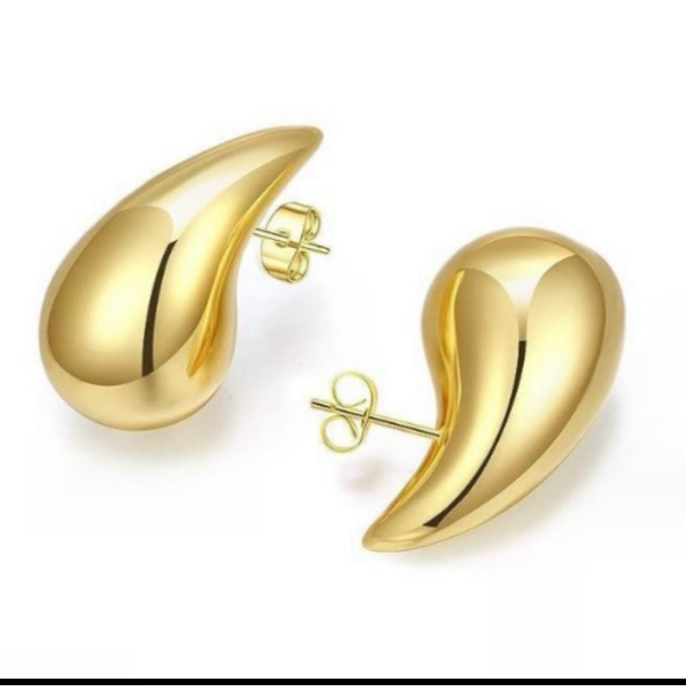 NWT Gold teardrop earrings